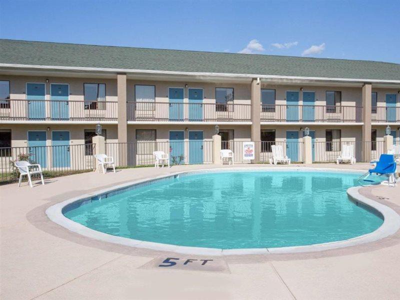 Super 8 By Wyndham Dunn Motel Exterior photo